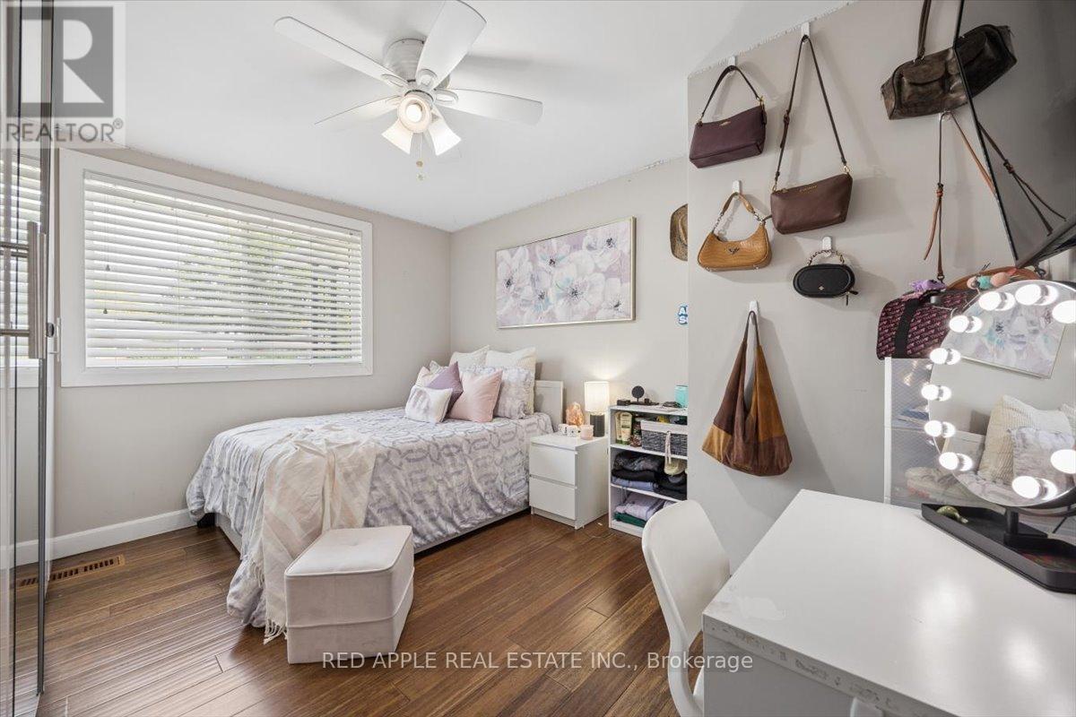 112 LUXURY AVENUE - 22