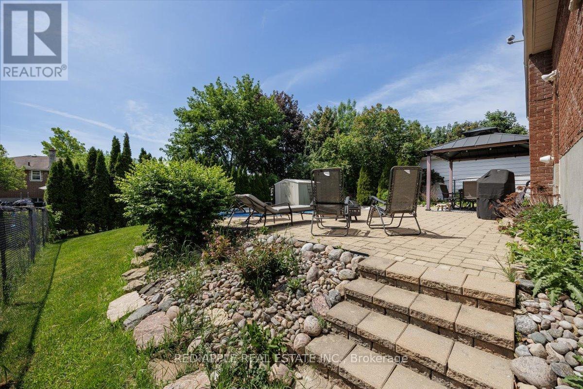 112 LUXURY AVENUE - 28