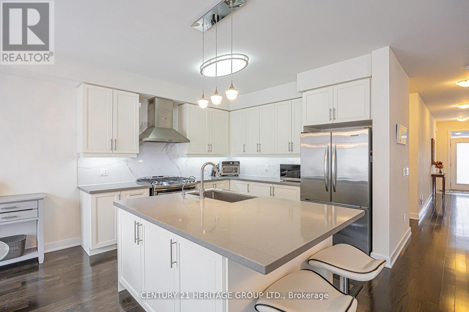 25 HELLIWELL CRESCENT - 14