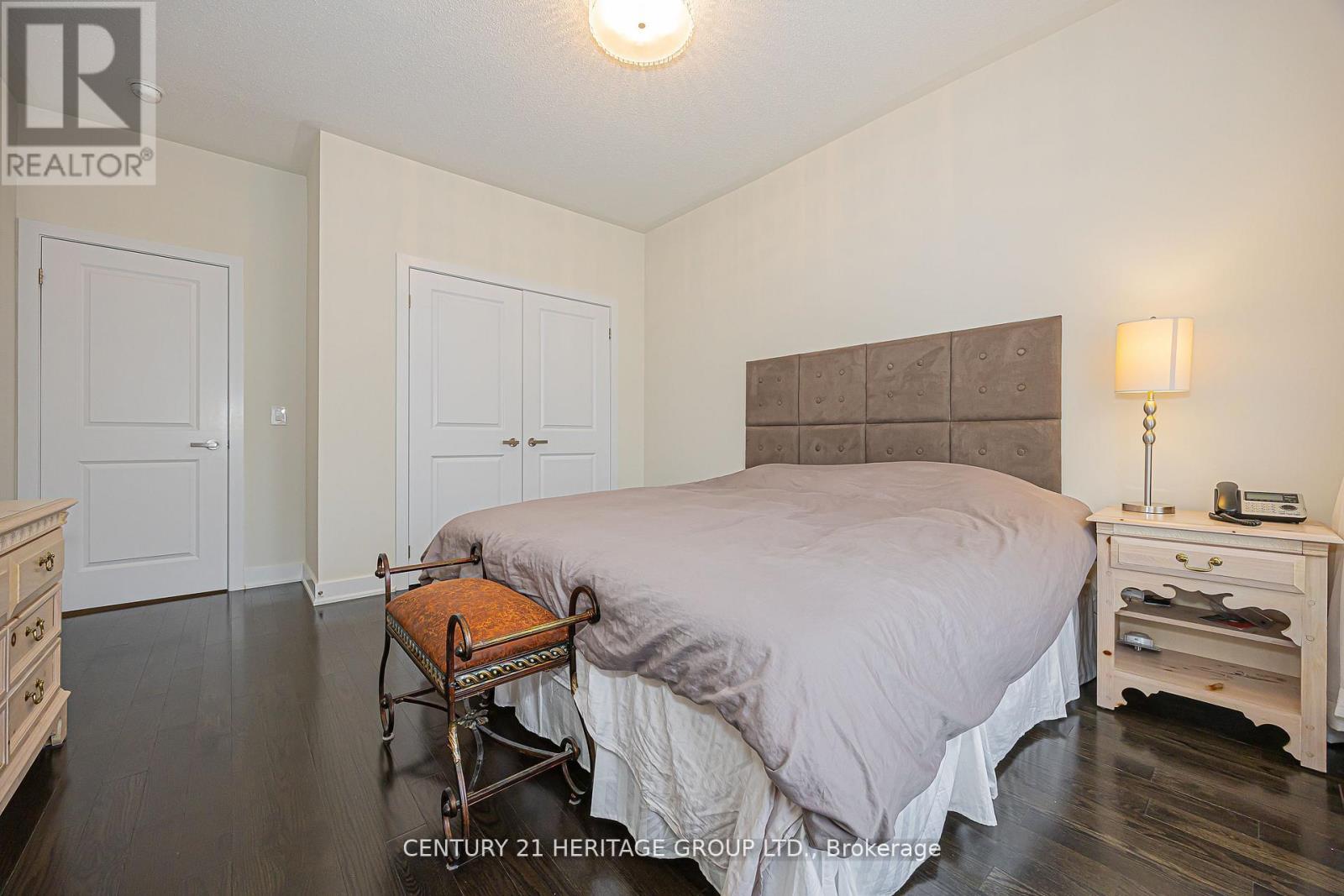 25 HELLIWELL CRESCENT - 33