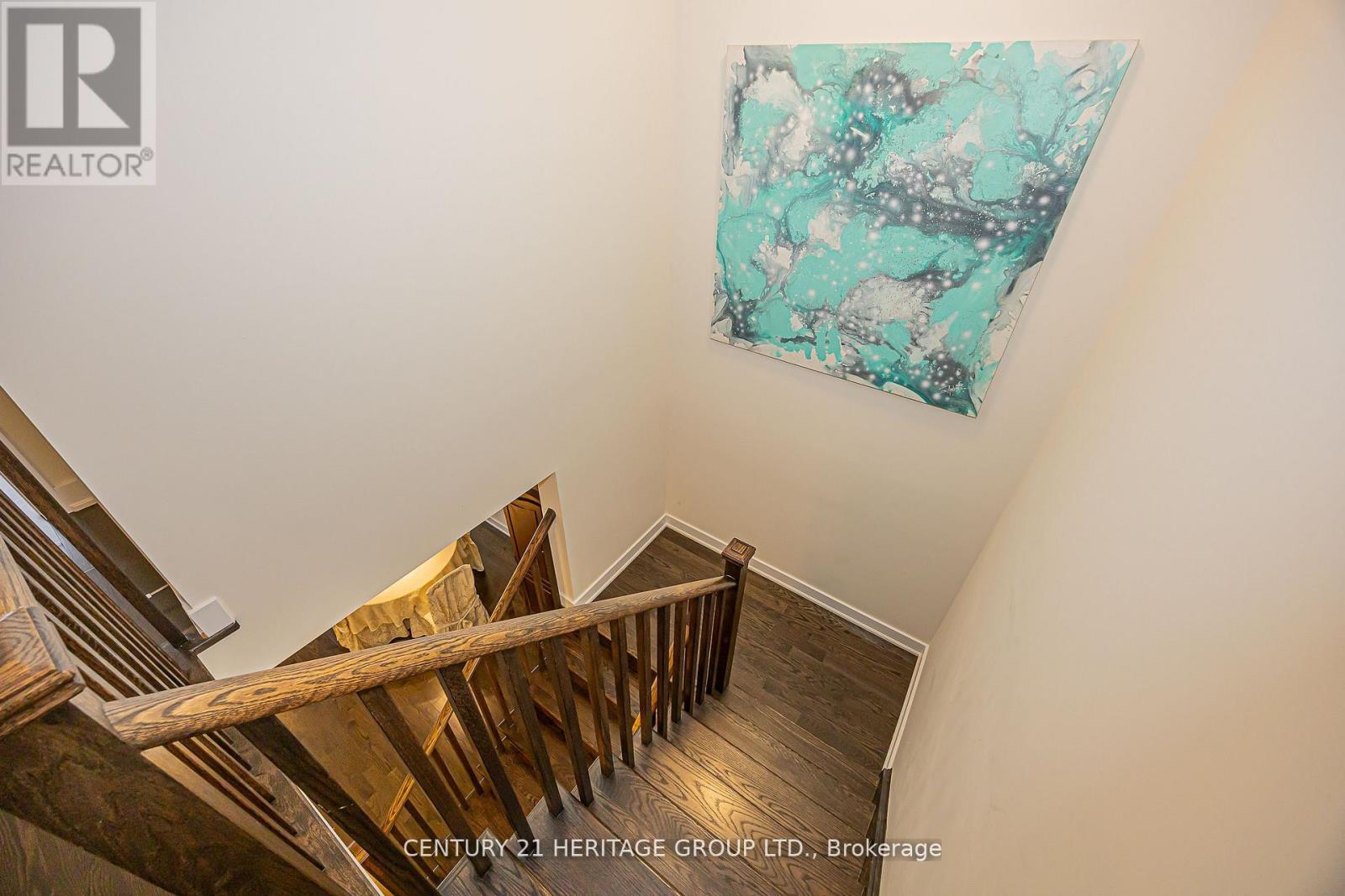 25 HELLIWELL CRESCENT - 40