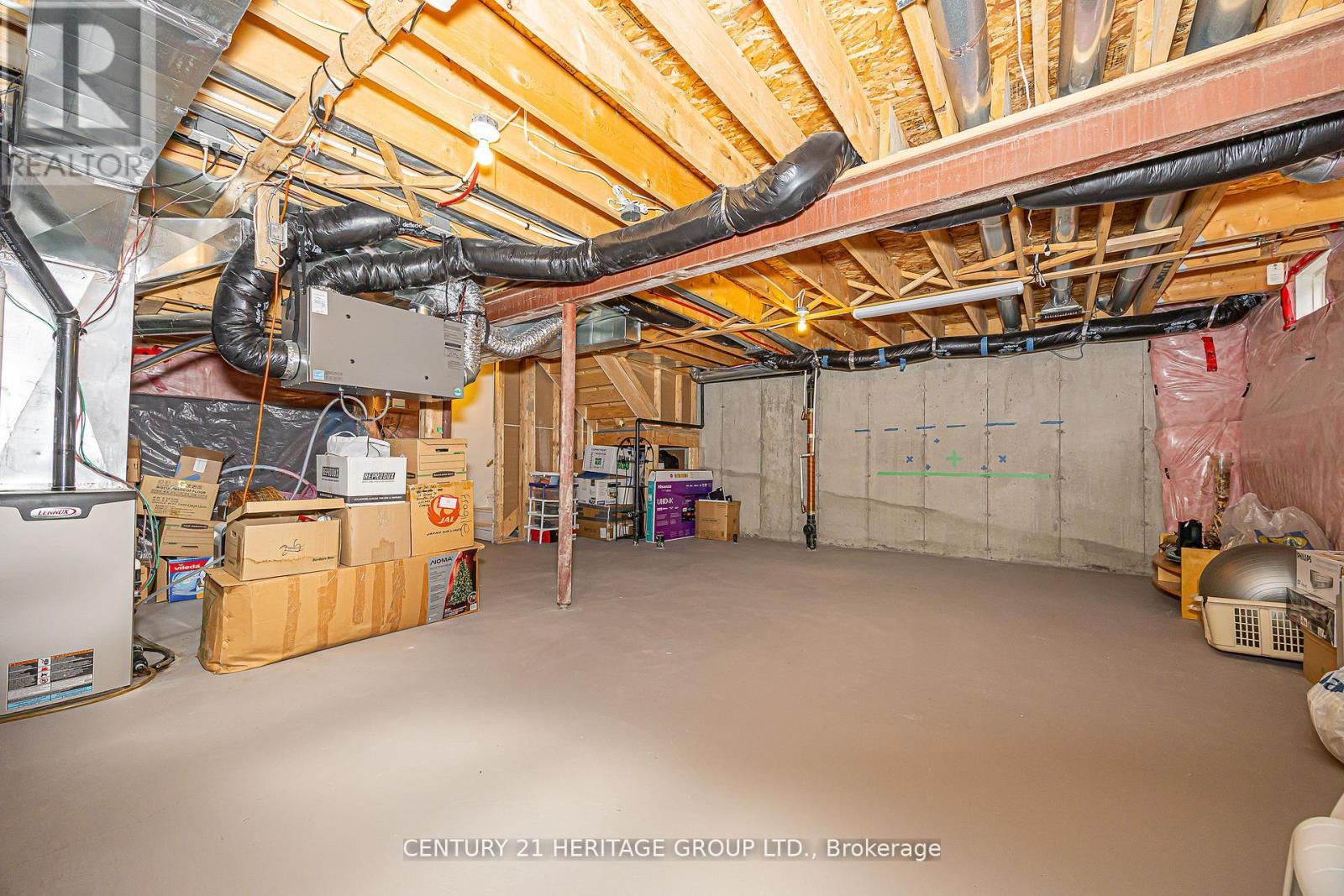 25 HELLIWELL CRESCENT - 44
