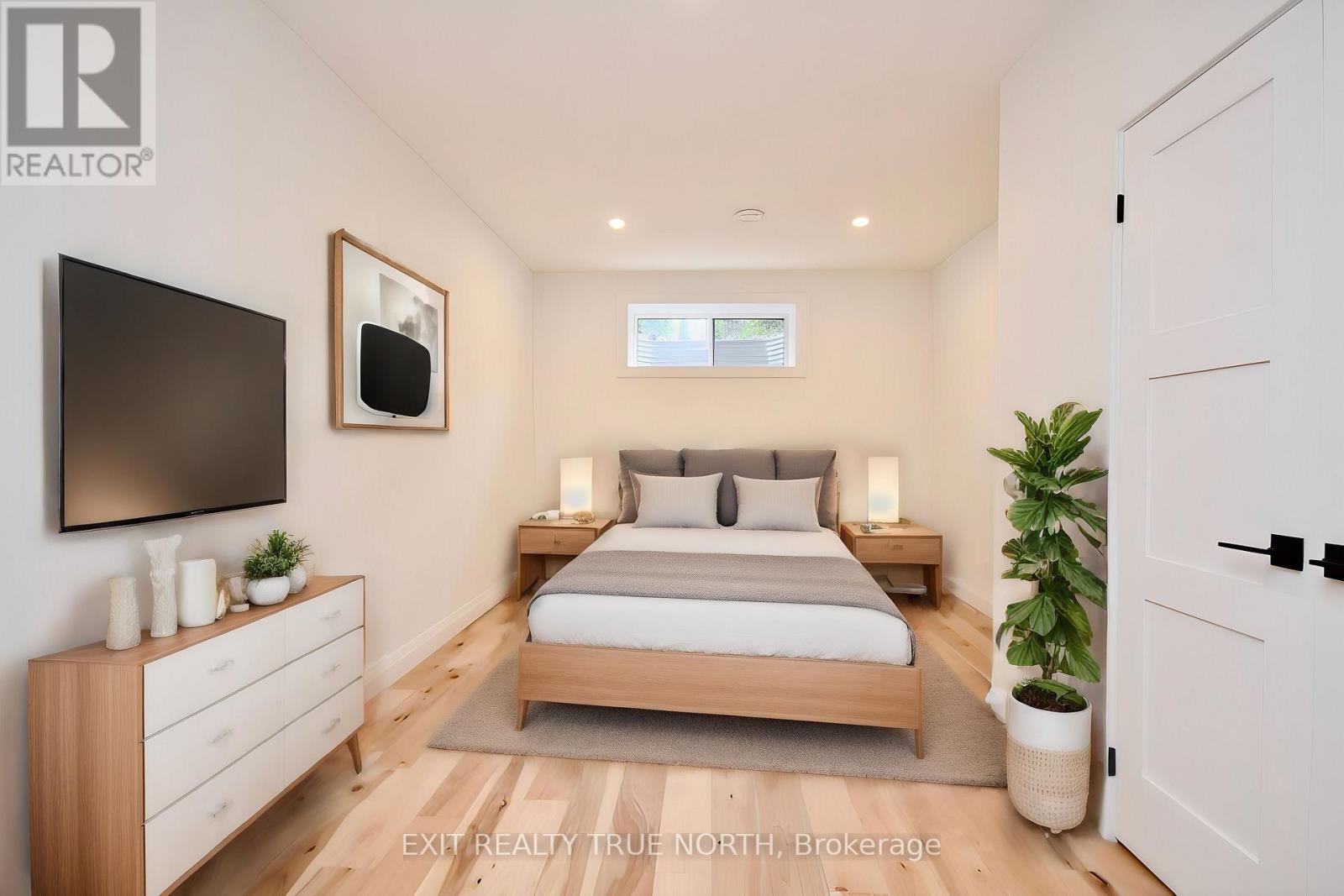 57 GLENHURON DRIVE - 35