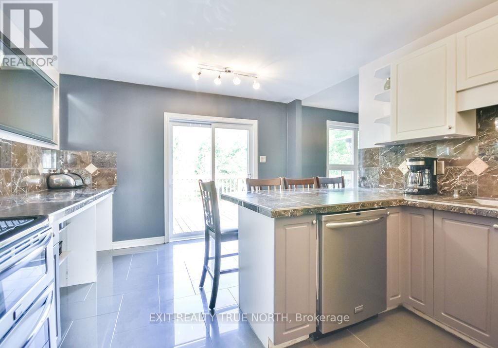 28 NICHOLSON CRESCENT - 13