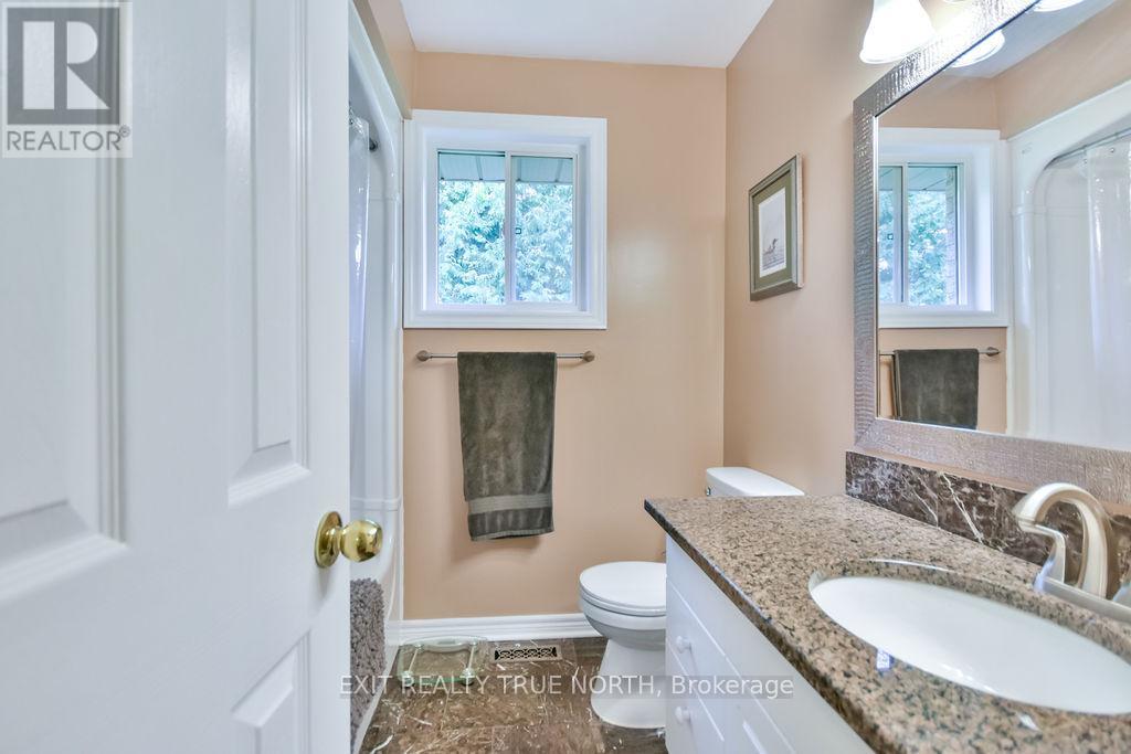 28 NICHOLSON CRESCENT - 24