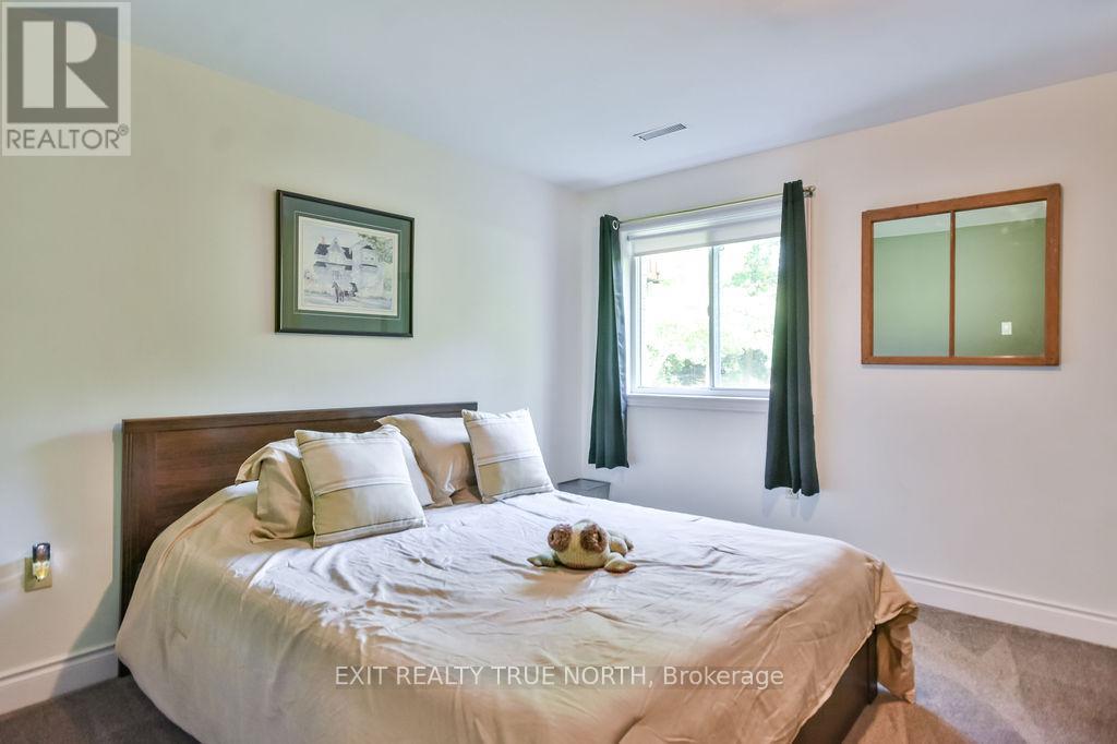 28 NICHOLSON CRESCENT - 25