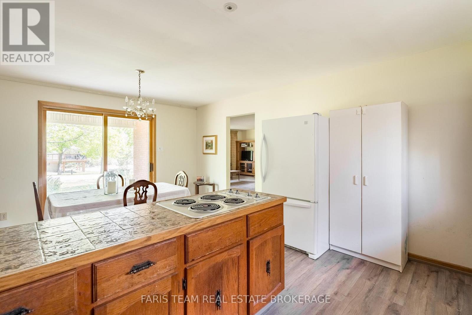 29 LORRIE CRESCENT - 10