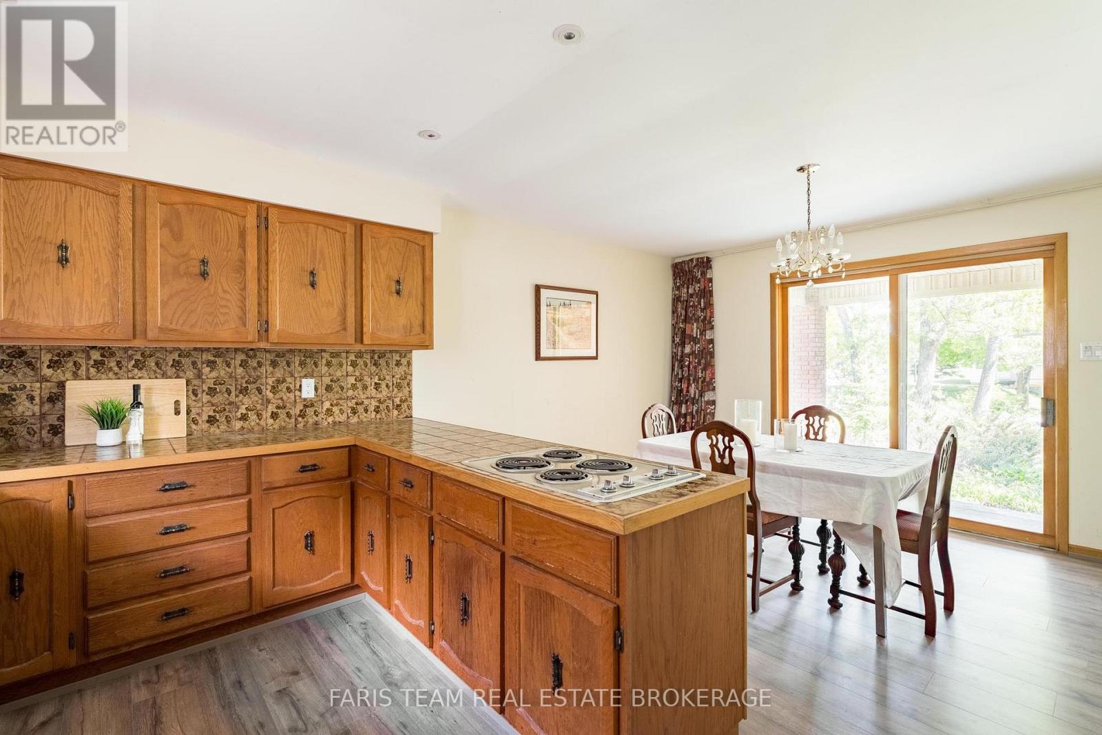 29 LORRIE CRESCENT - 11