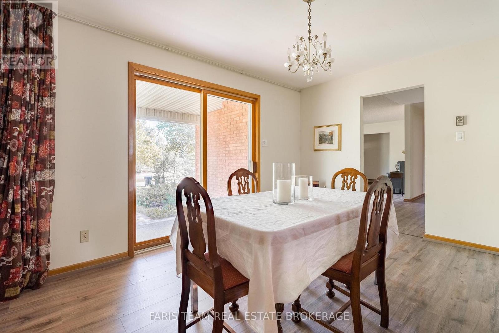 29 LORRIE CRESCENT - 13