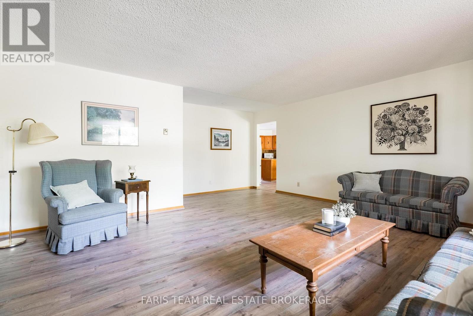 29 LORRIE CRESCENT - 16