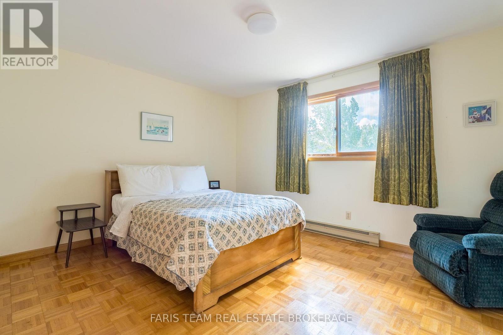 29 LORRIE CRESCENT - 19