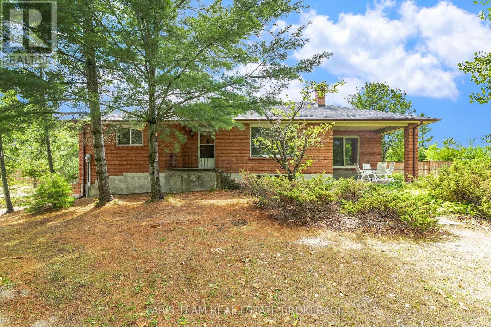 29 LORRIE CRESCENT - Image 2