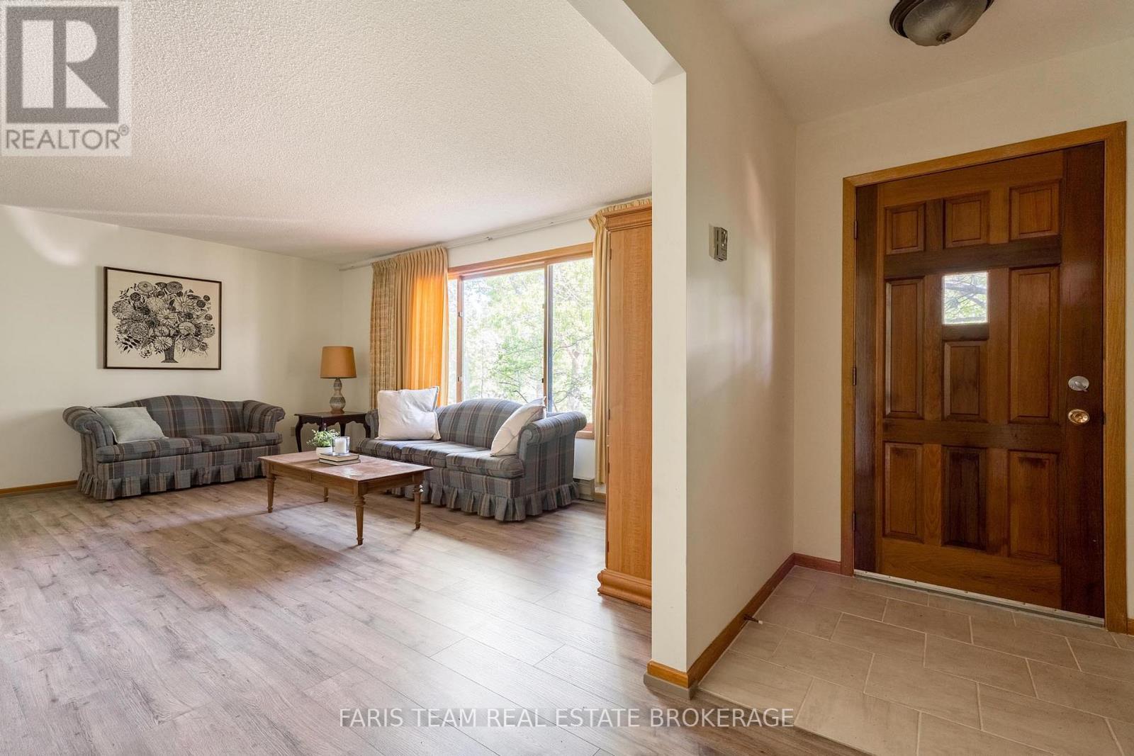 29 LORRIE CRESCENT - 5