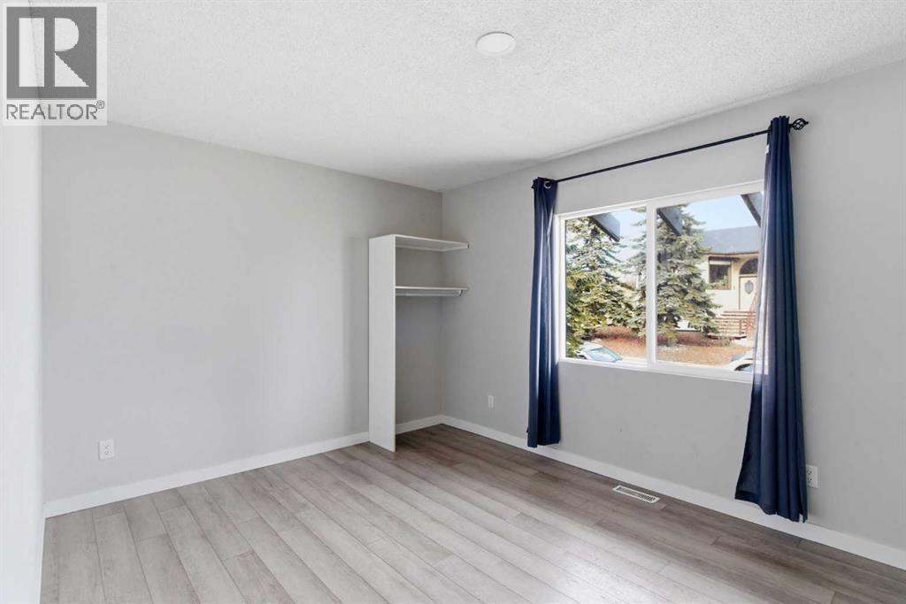 3811 14 Avenue NE — photo 11