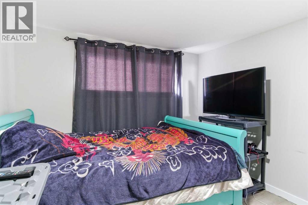 3811 14 Avenue NE — photo 20