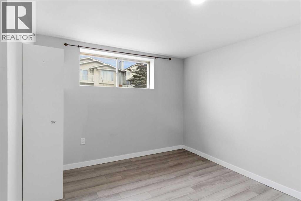 3811 14 Avenue NE — photo 21