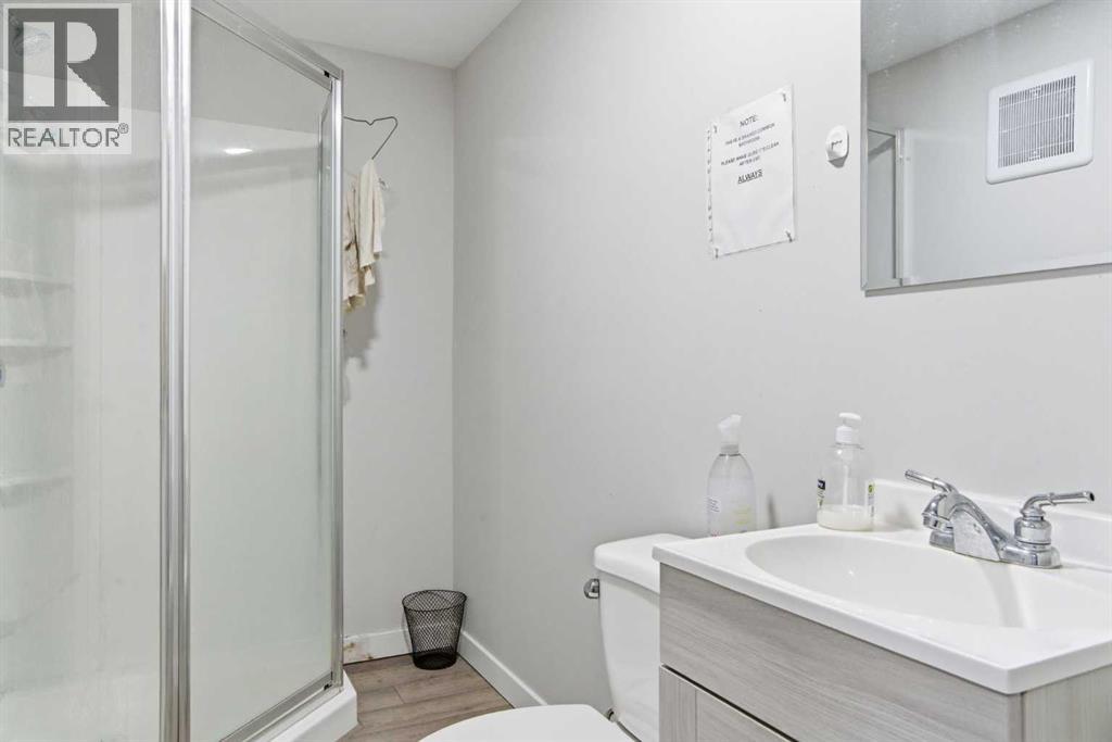 3811 14 Avenue NE — photo 23