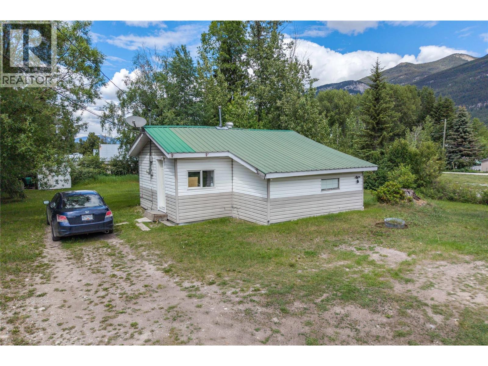 876 CANYON CREEK Road - Image 2