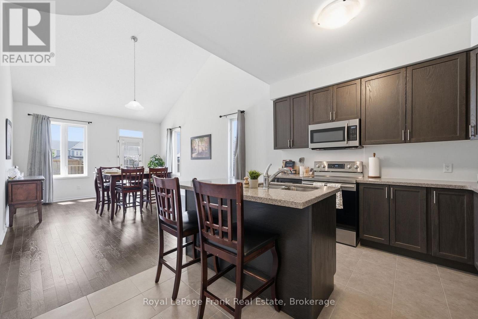 56 DEACON CRESCENT - 14
