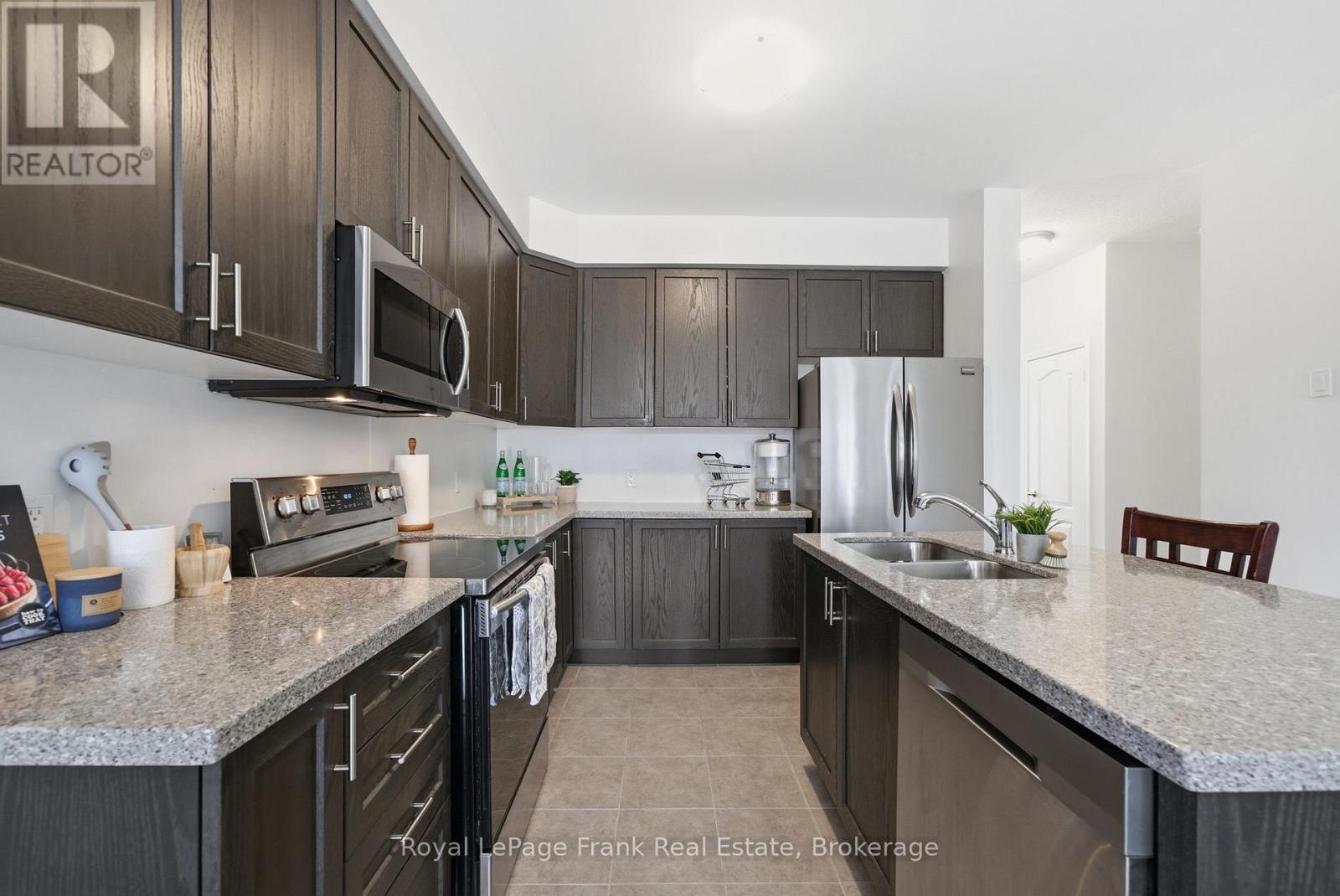56 DEACON CRESCENT - 16