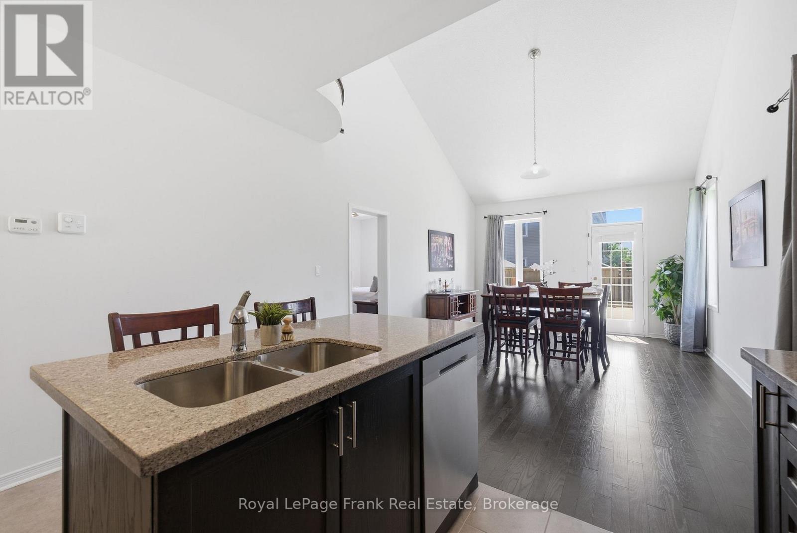 56 DEACON CRESCENT - 17