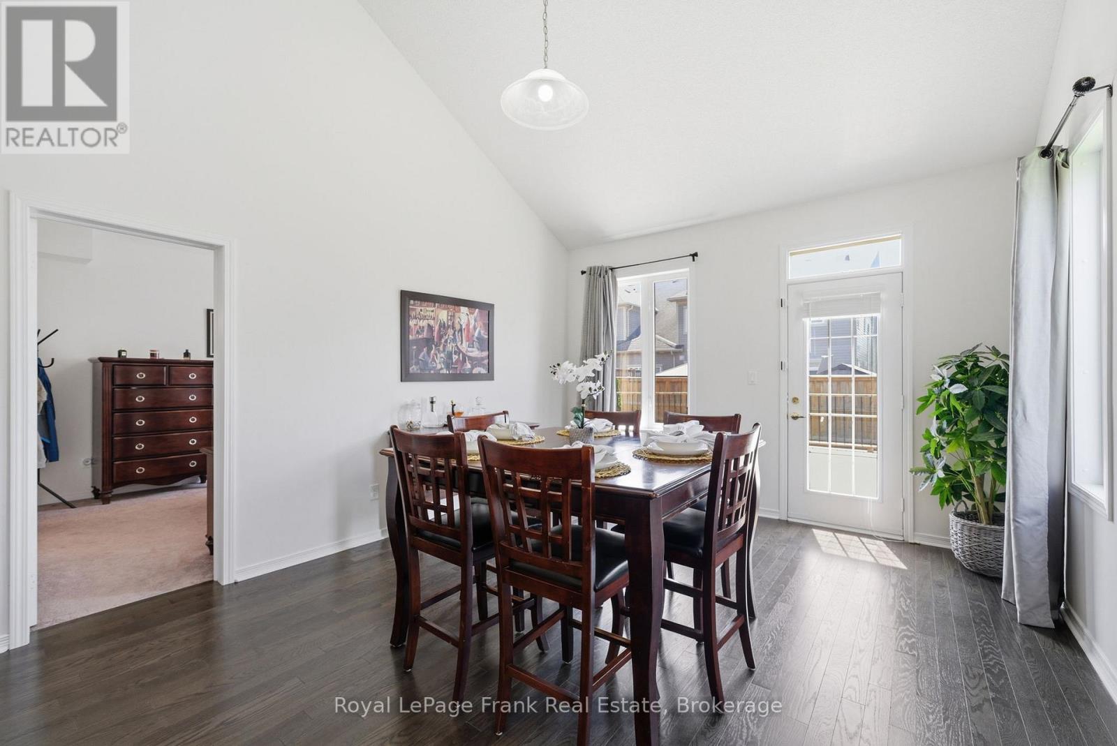 56 DEACON CRESCENT - 18