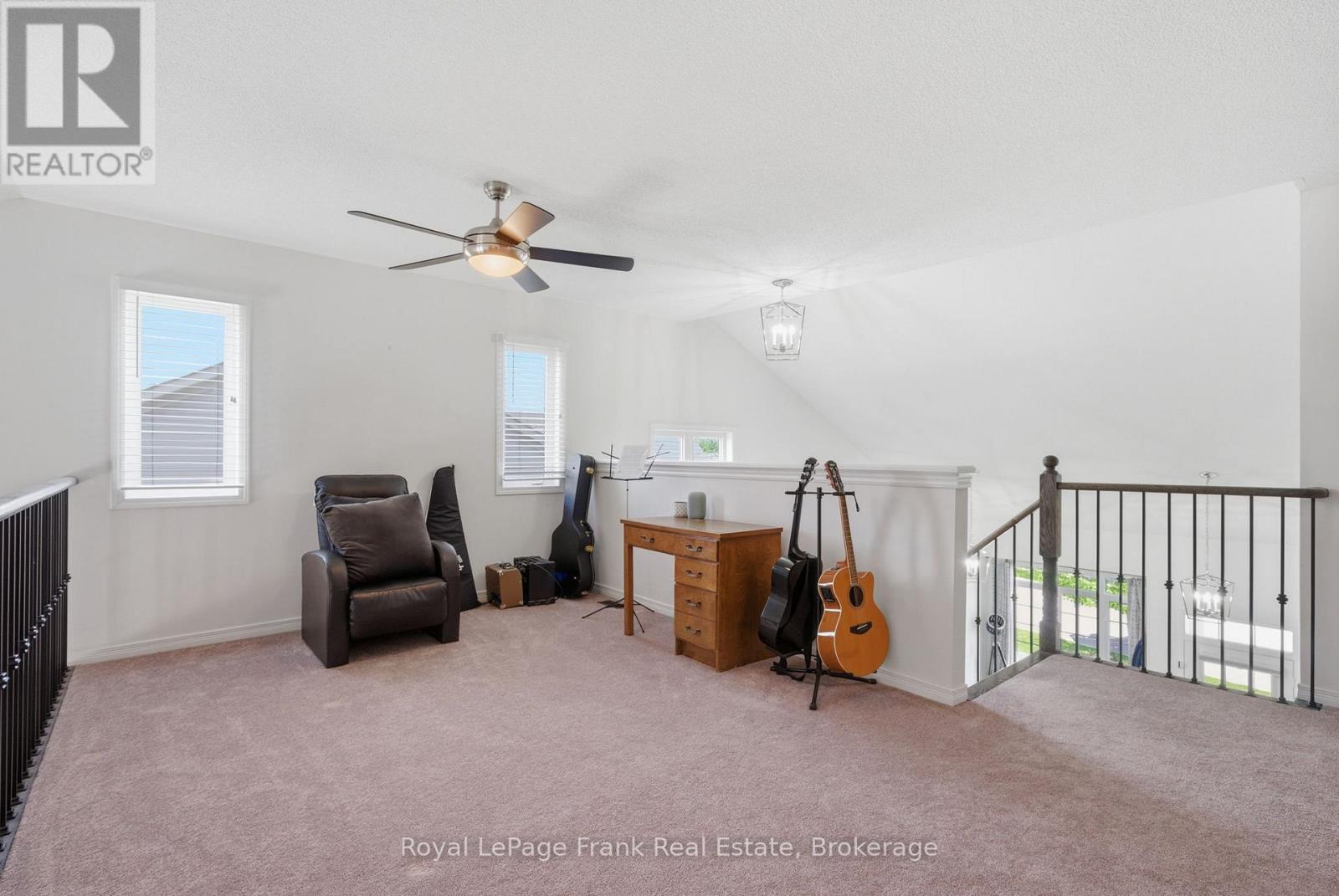 56 DEACON CRESCENT - 25