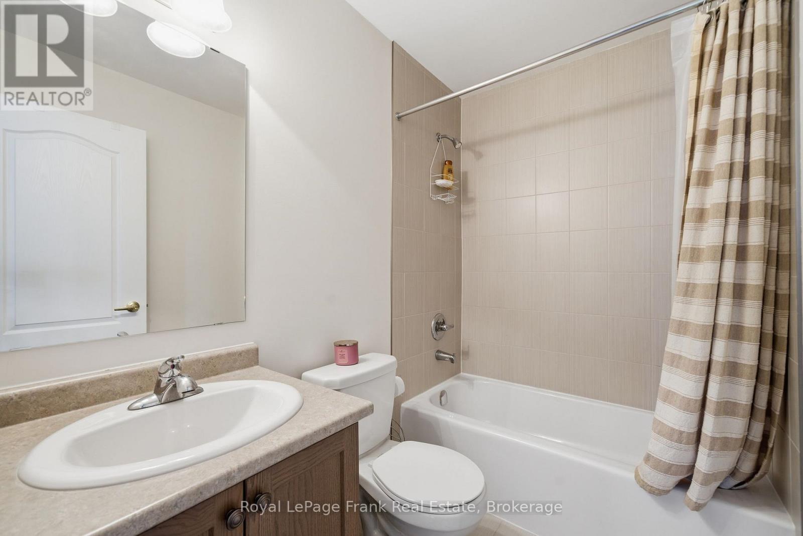 56 DEACON CRESCENT - 32