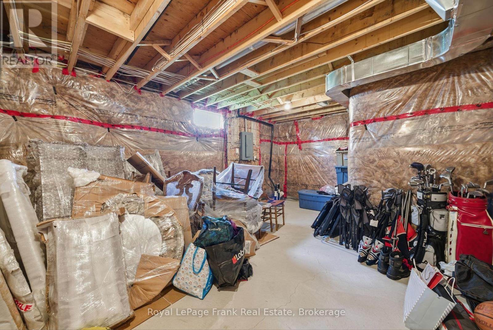 56 DEACON CRESCENT - 34