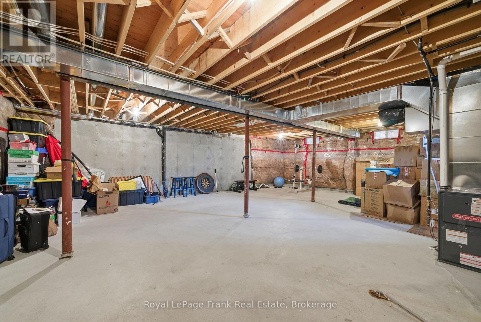 56 DEACON CRESCENT - 35