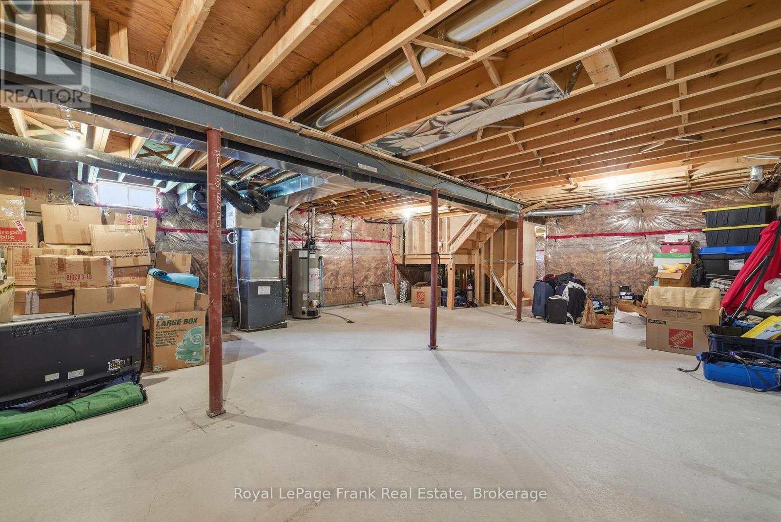 56 DEACON CRESCENT - 36