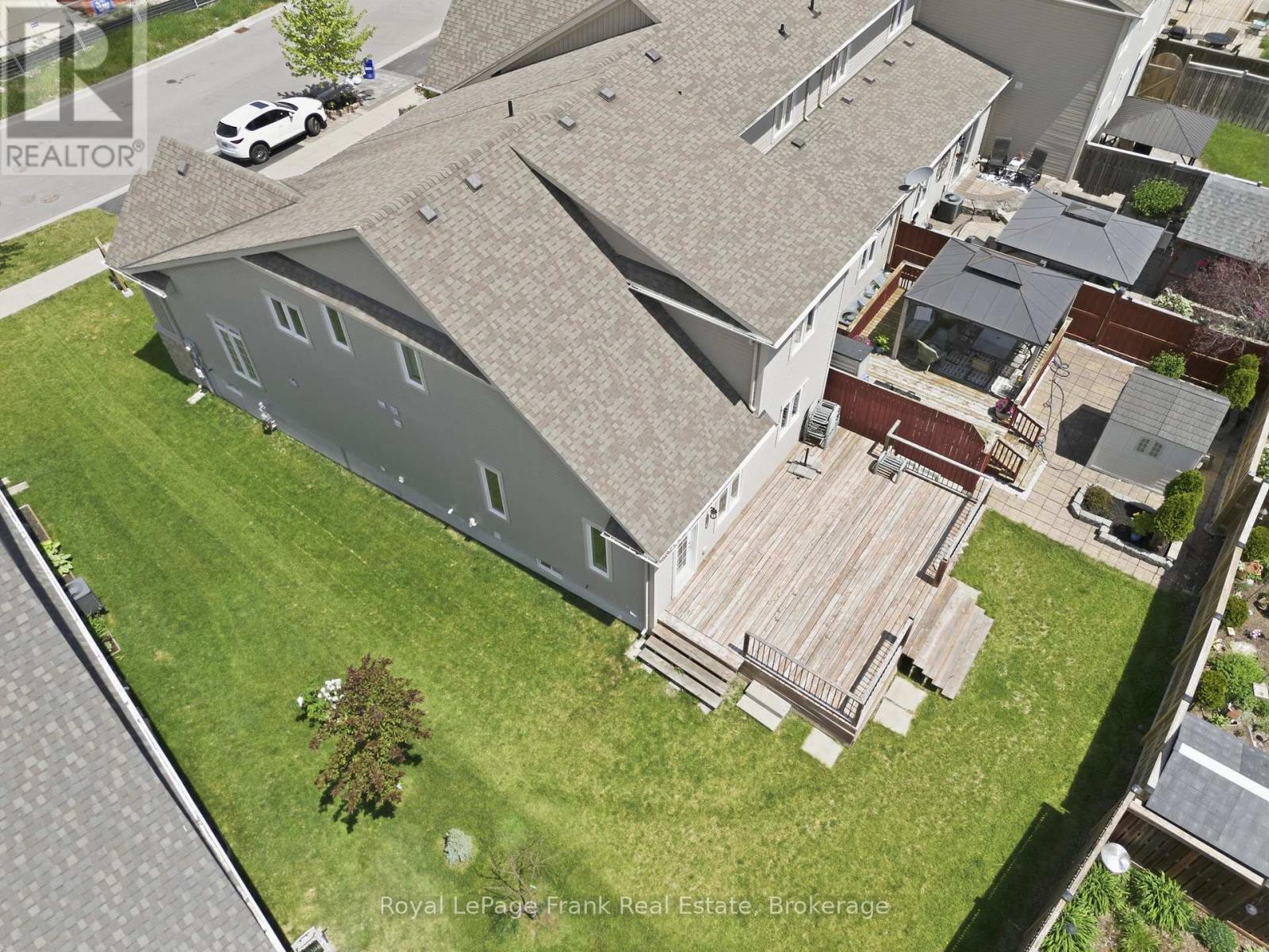 56 DEACON CRESCENT - 44