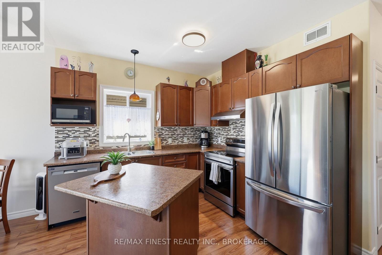 123 CONNELL DRIVE - 7