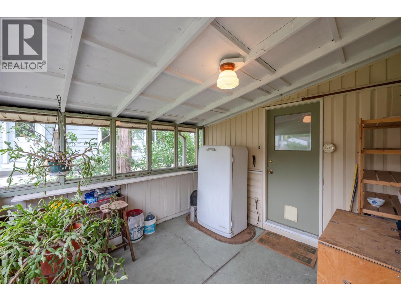 11819 Grant Avenue, Summerland