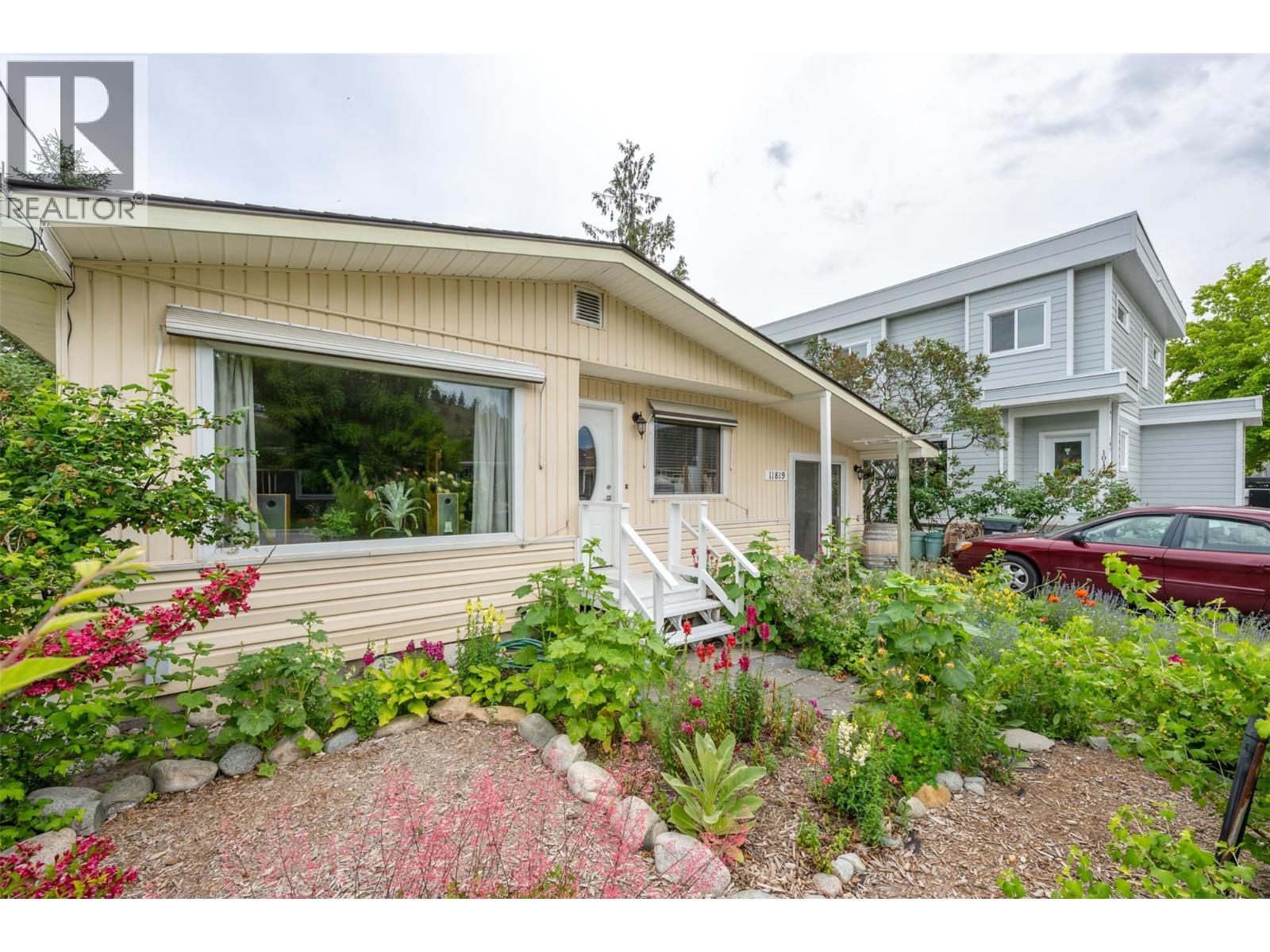 11819 Grant Avenue, Summerland