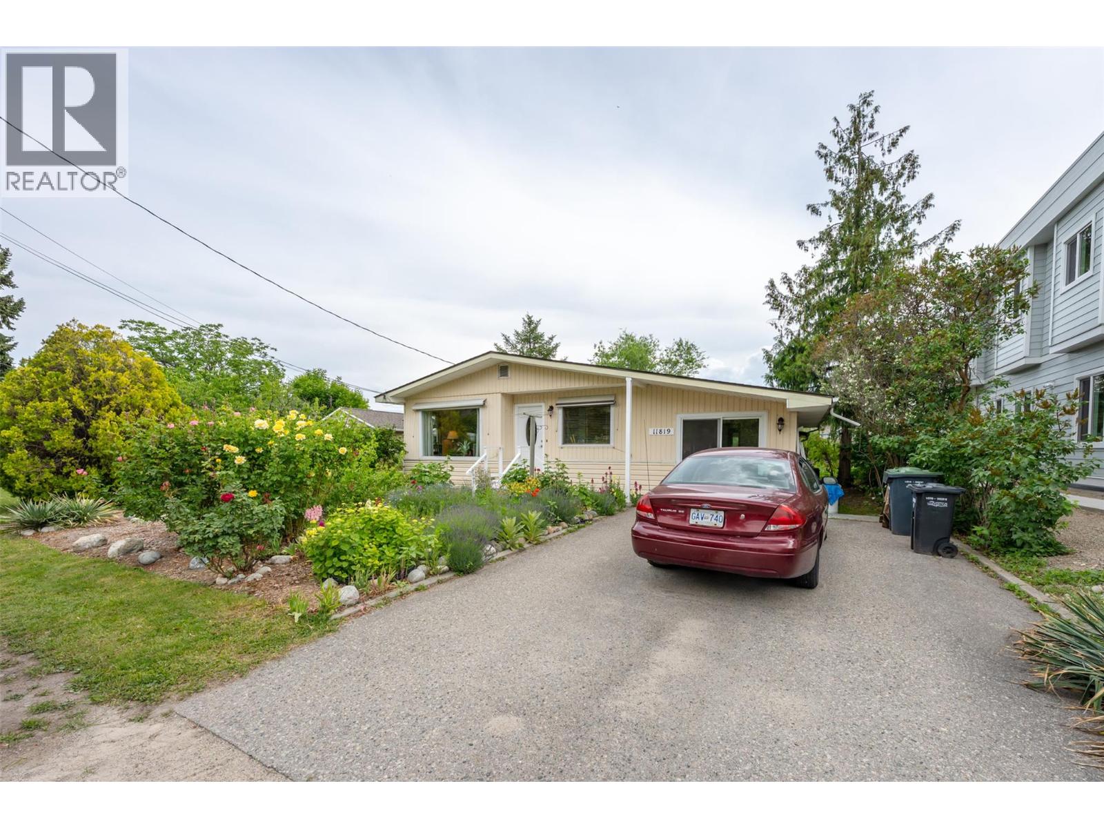 11819 Grant Avenue, Summerland