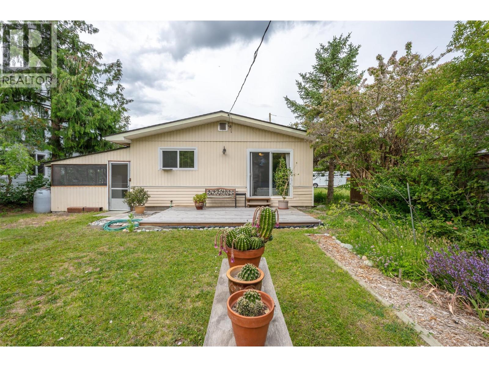 11819 Grant Avenue, Summerland