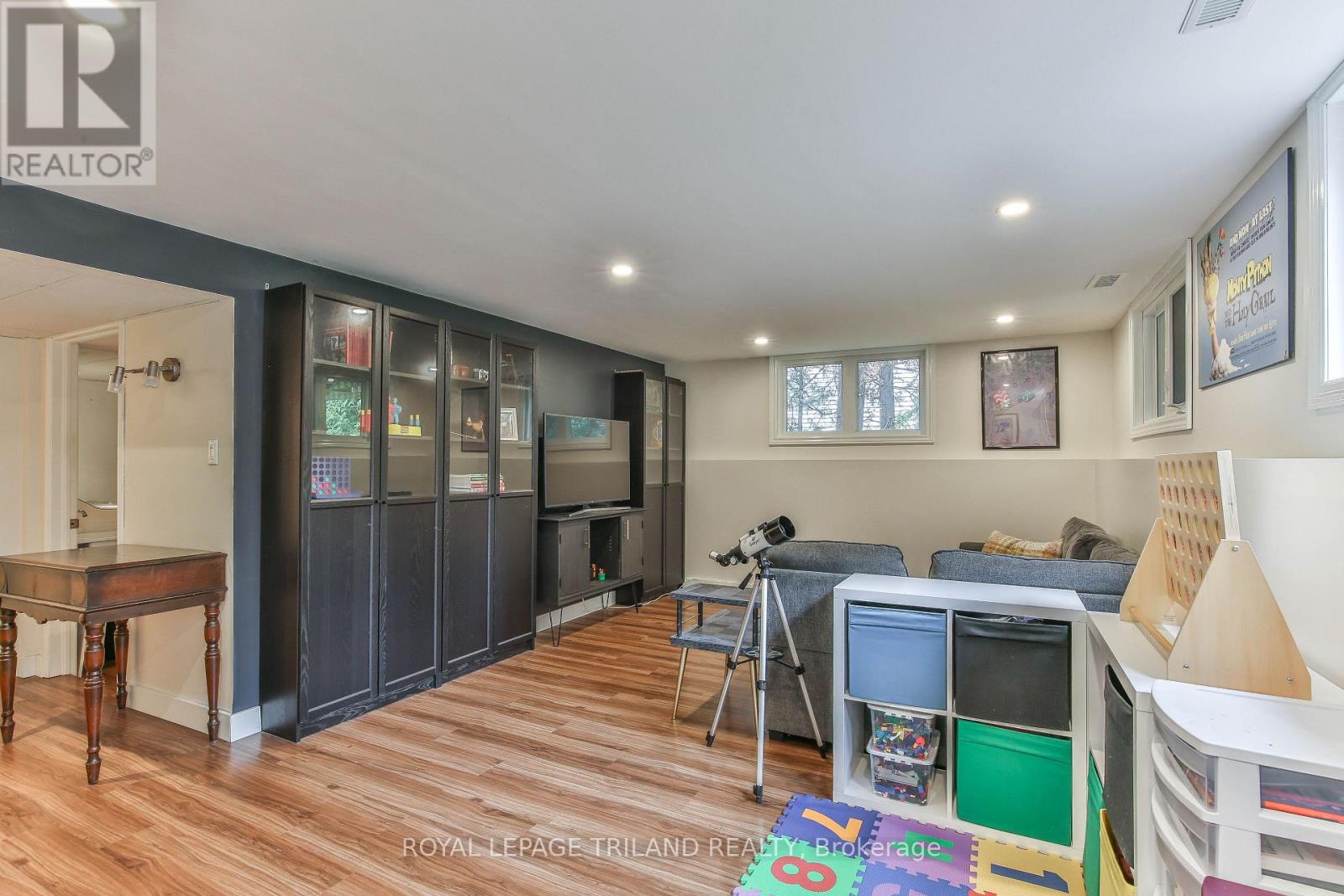 22 YORK STREET - 24