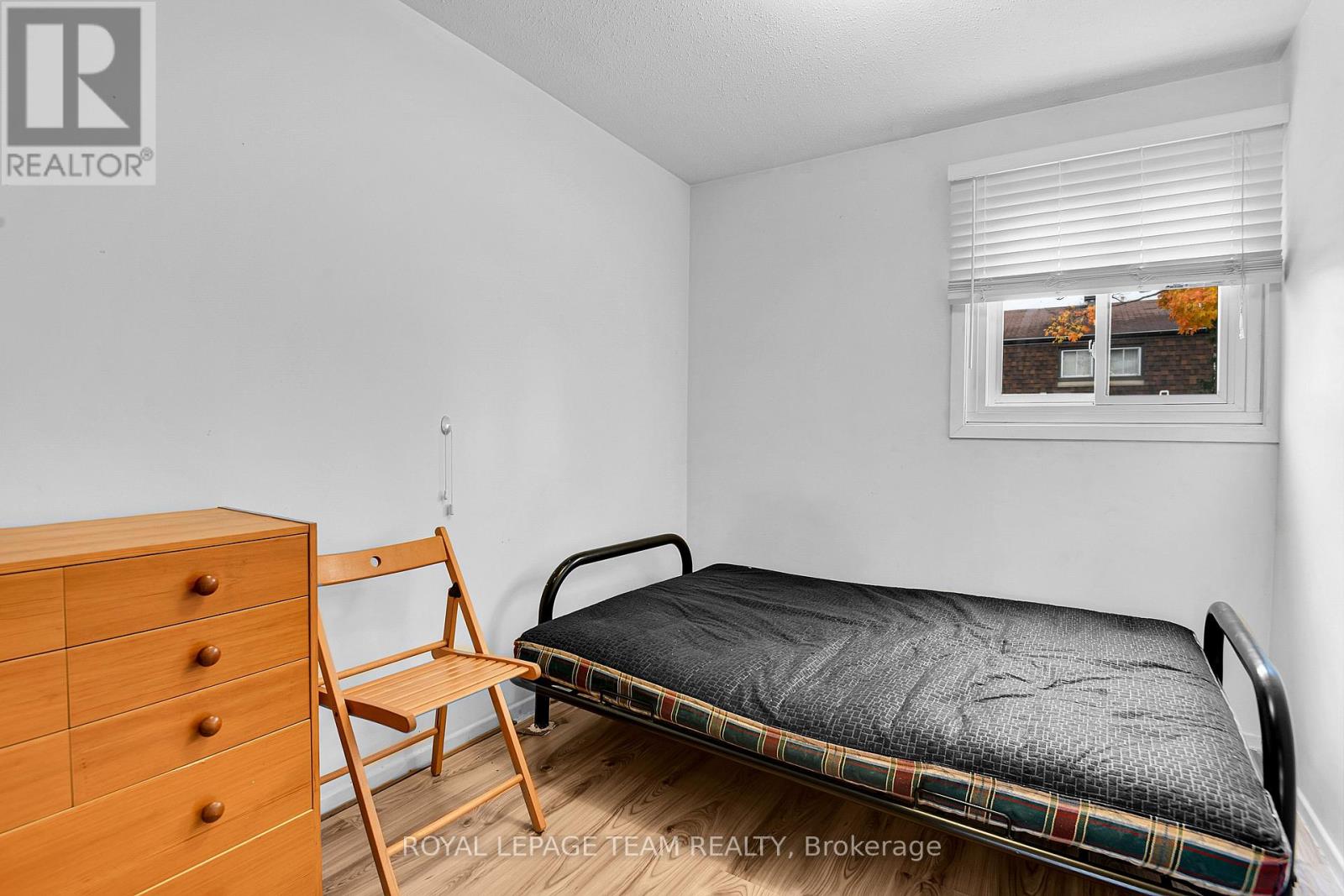 #B 902 ELMSMERE ROAD - 15
