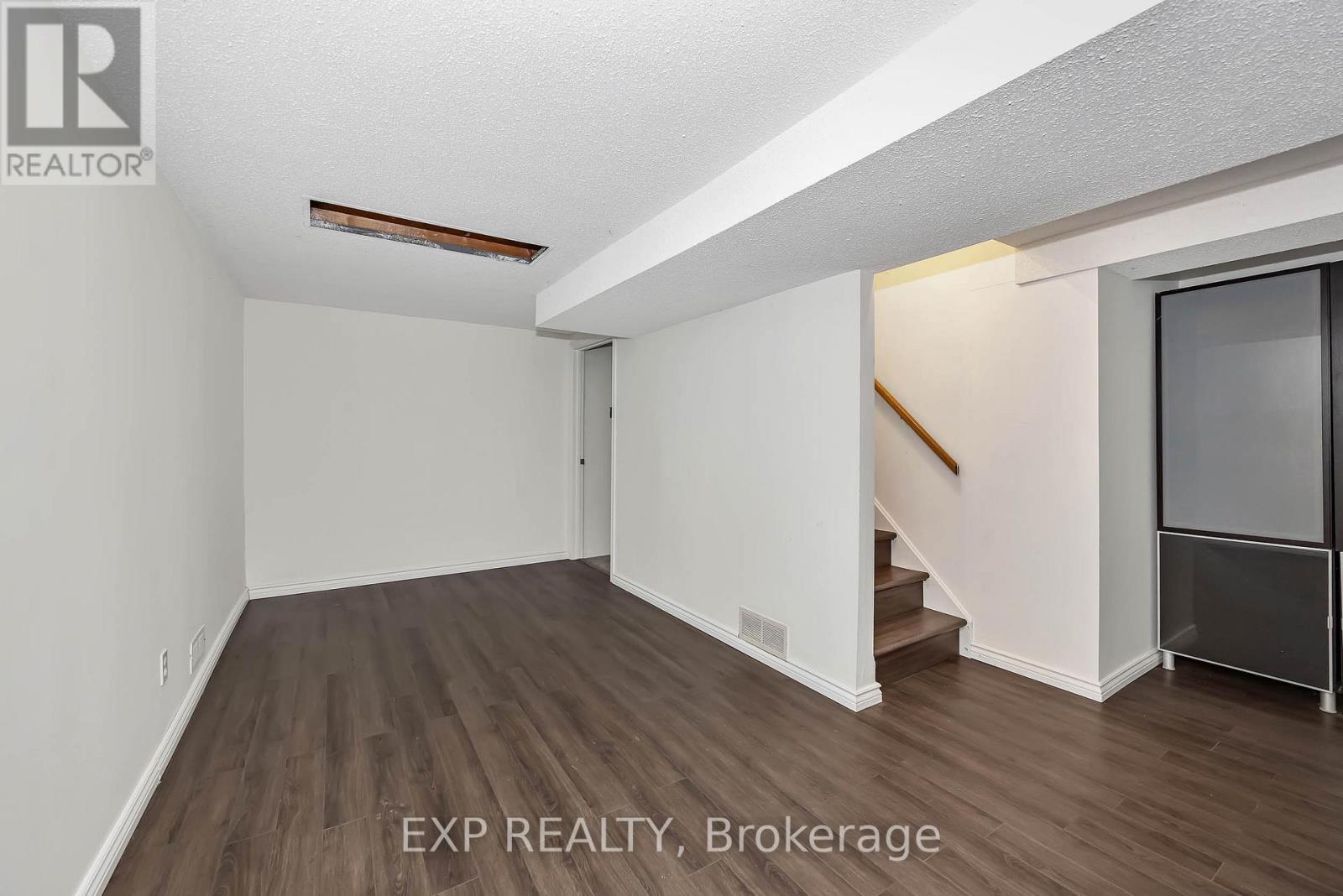 14 CARR CRESCENT - 34