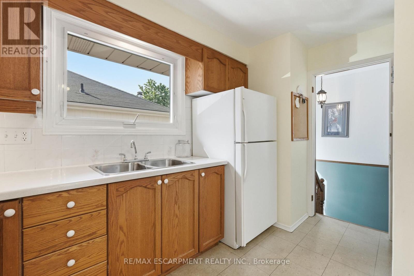 1347 FISHER AVENUE - 13