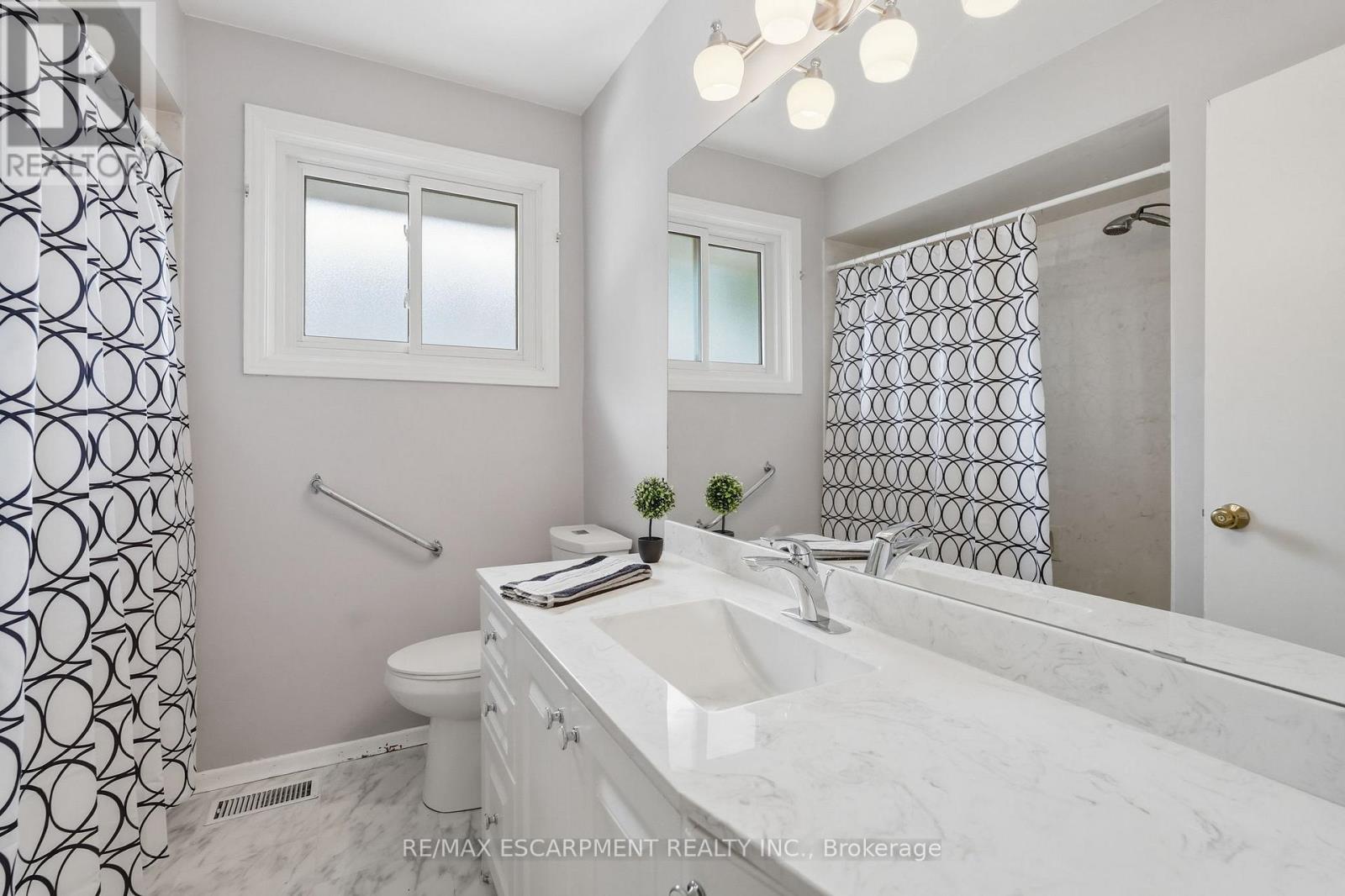 1347 FISHER AVENUE - 19