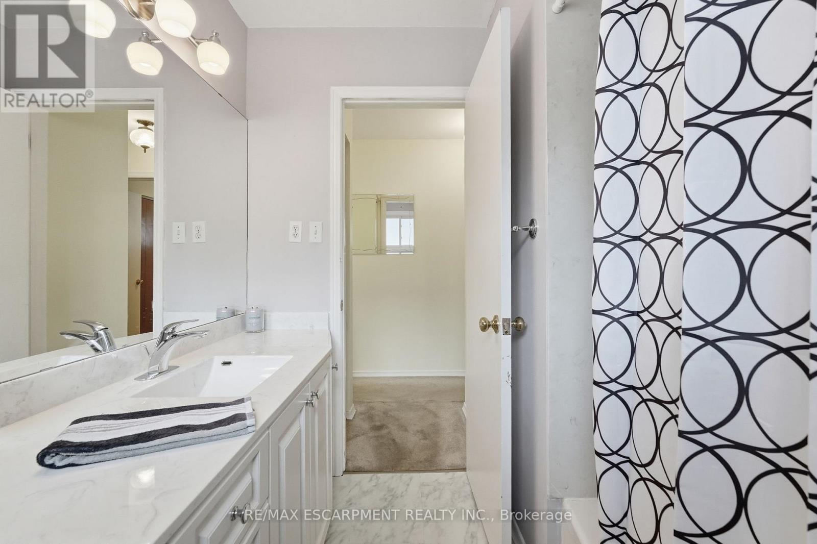 1347 FISHER AVENUE - 21
