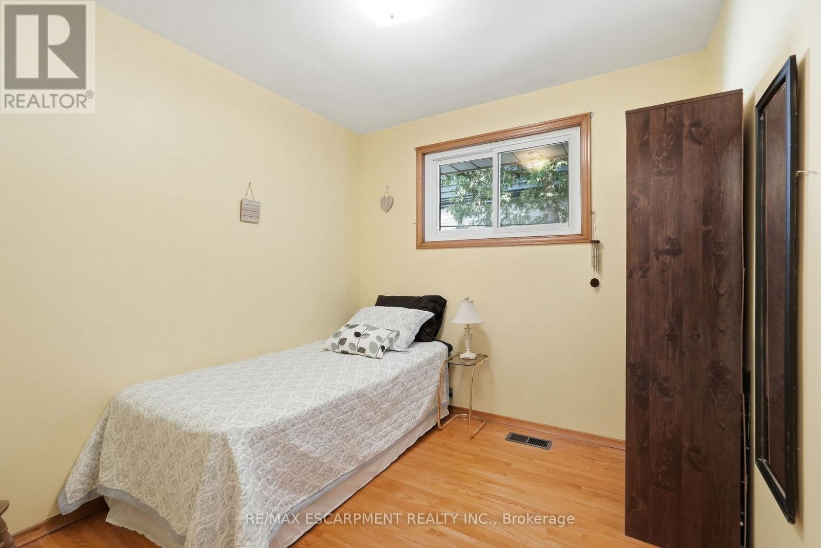 1347 FISHER AVENUE - 25
