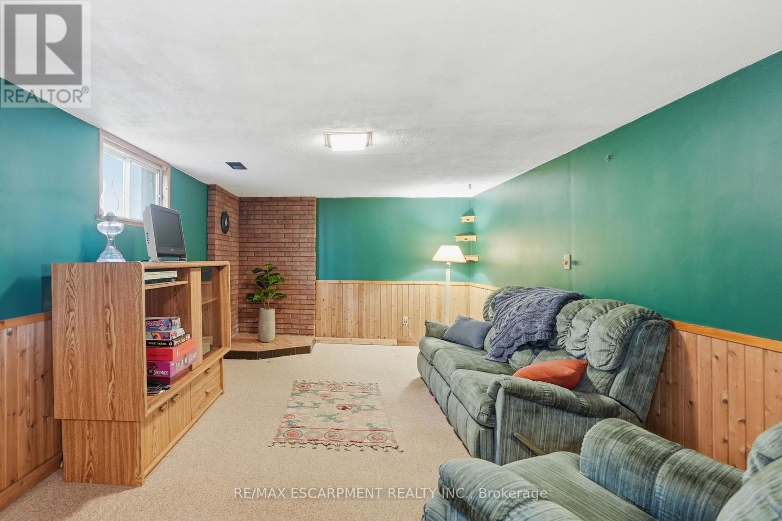 1347 FISHER AVENUE - 31