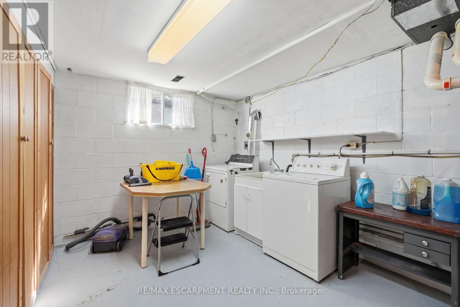1347 FISHER AVENUE - 33