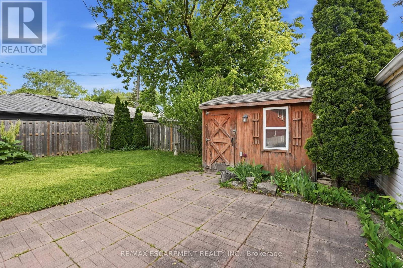 1347 FISHER AVENUE - 35