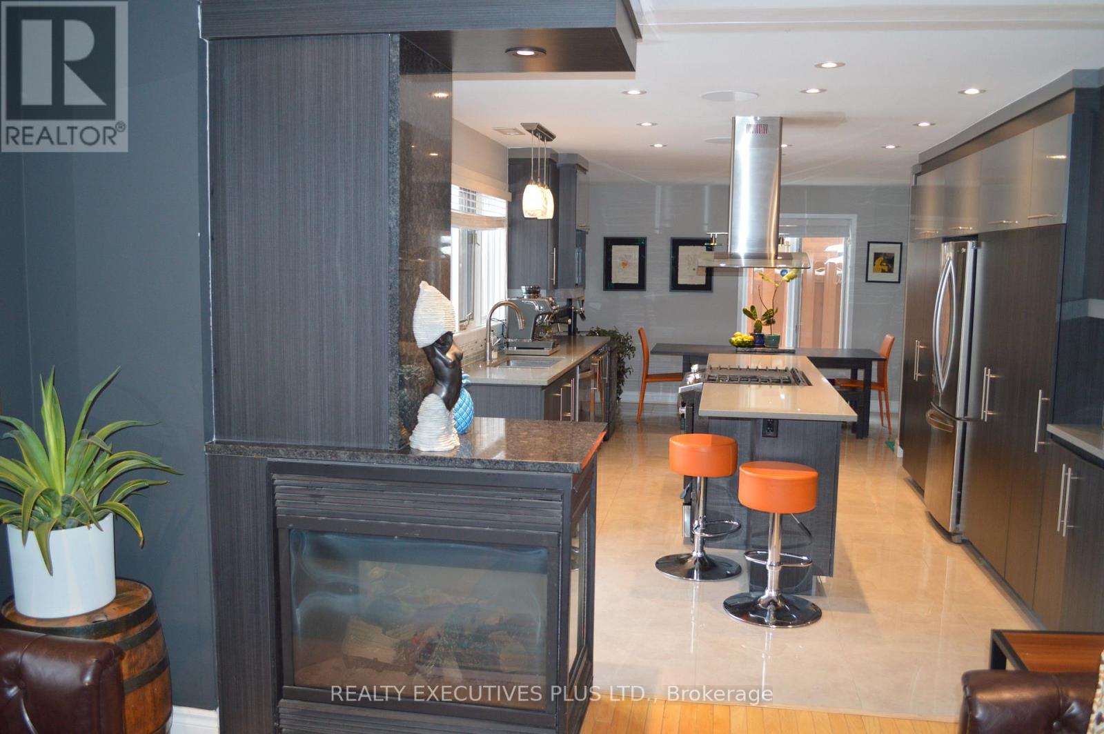 3 Bed, 3 Bath House for Rent in Ottawa – 2157 BOYER ROAD, Ottawa – MLS# X13247940 - Image 2
