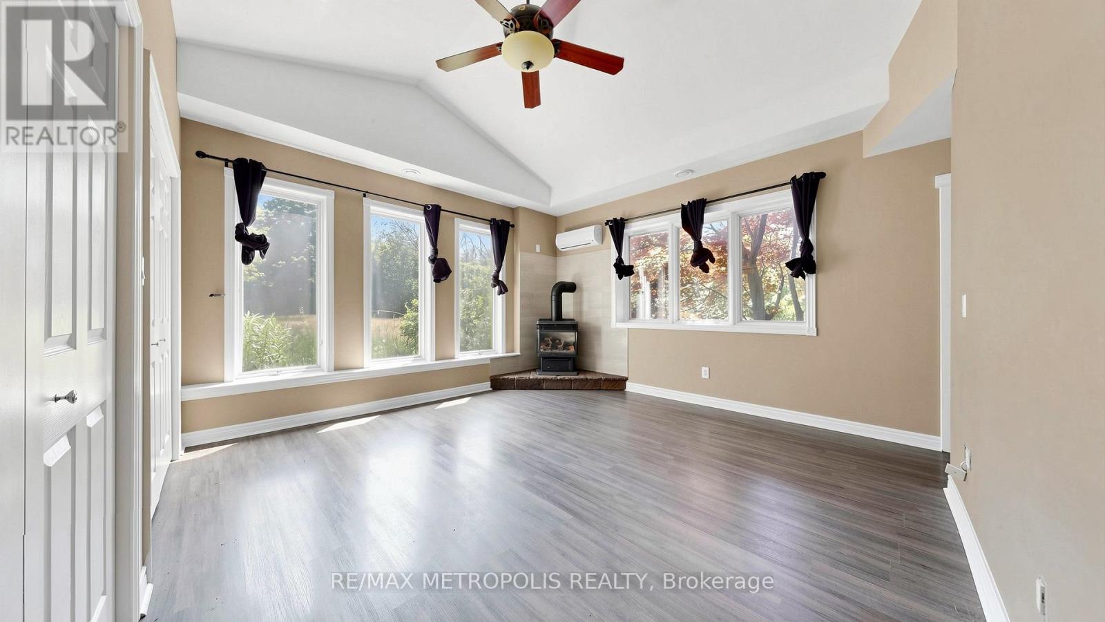 3949 GREENLANE ROAD - 14