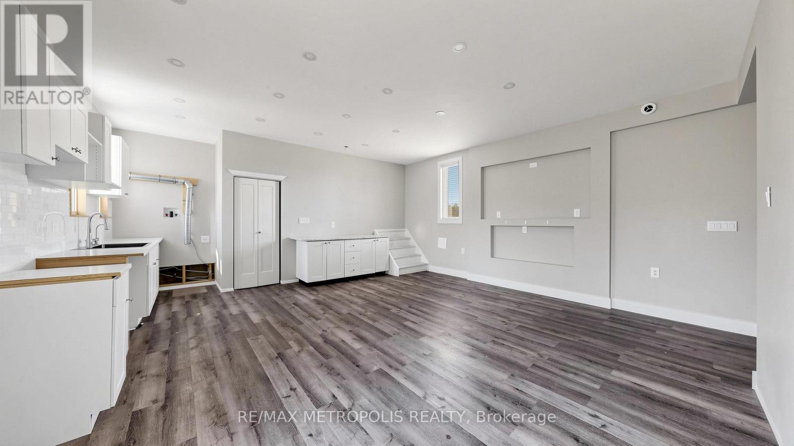 3949 GREENLANE ROAD - 25